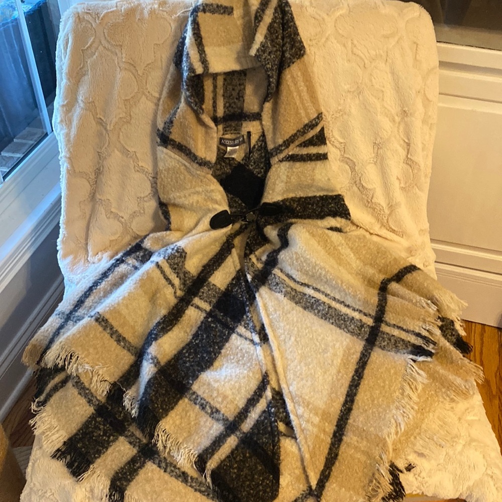 One size accessory coat